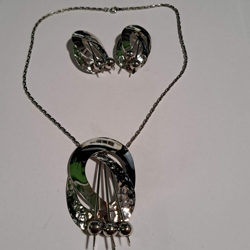 funky chunky silver color metal necklace and earing set for pierced ears